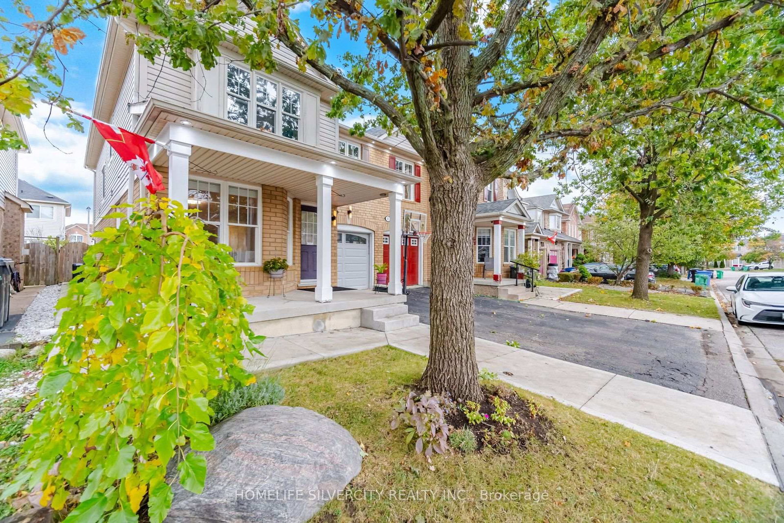 95 Sweetwood Circle • Brampton, ON photo 3