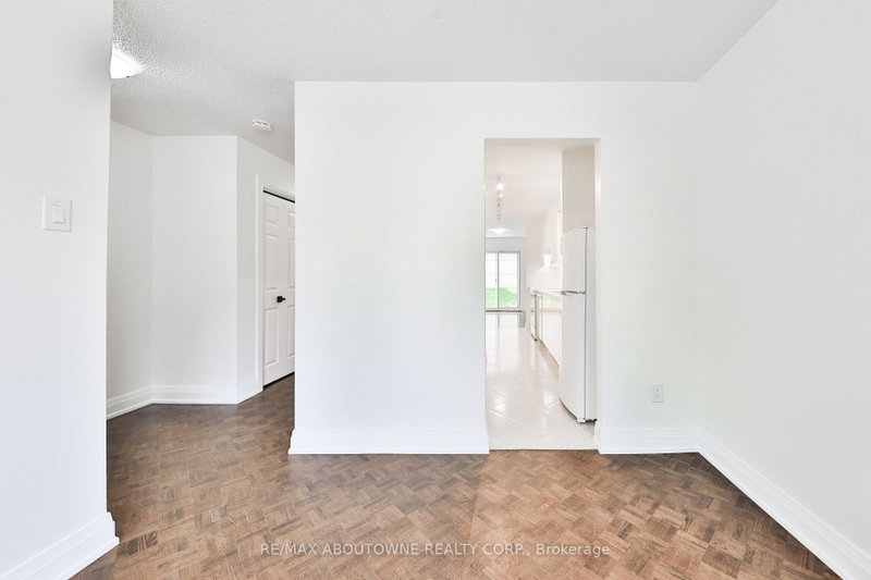 2 - 4635 Regents Terrace