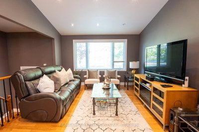 10642 Sixth Line • Halton Hills, ON photo 6