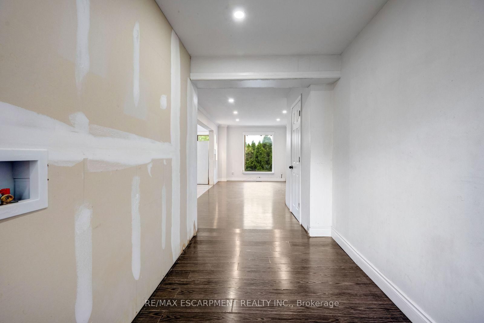 13 Holmstead Court • Brampton, ON photo 8