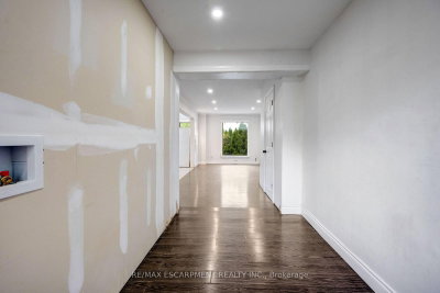 13 Holmstead Court • Brampton, ON photo 8