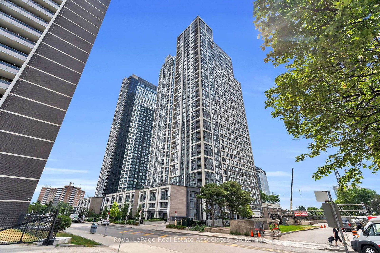 5 Mabelle Avenue, Islington-City Centre West, Toronto, ON