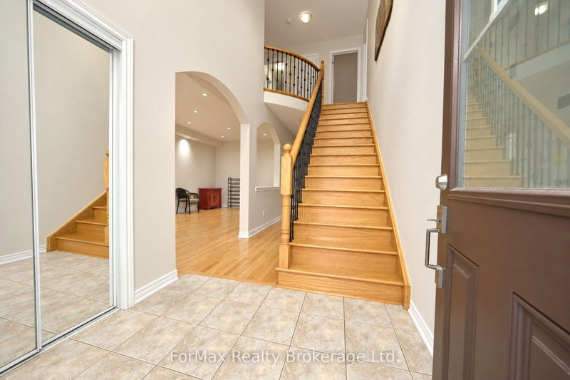 118 Naperton Dr photo 5