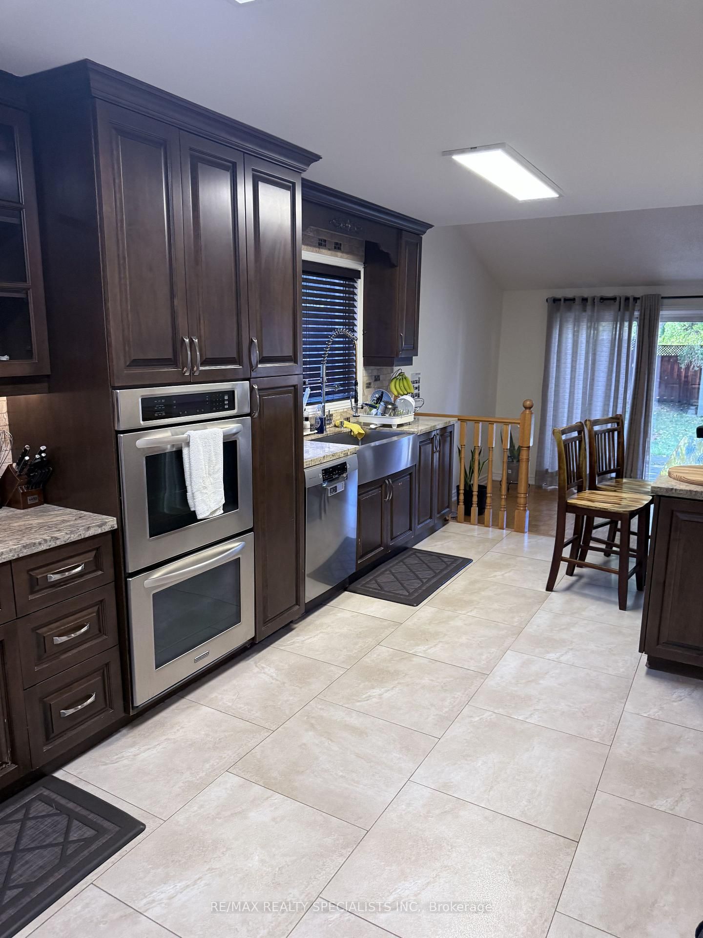 MAIN & 2ND-2535 Raglan Crt, Mississauga, view 8
