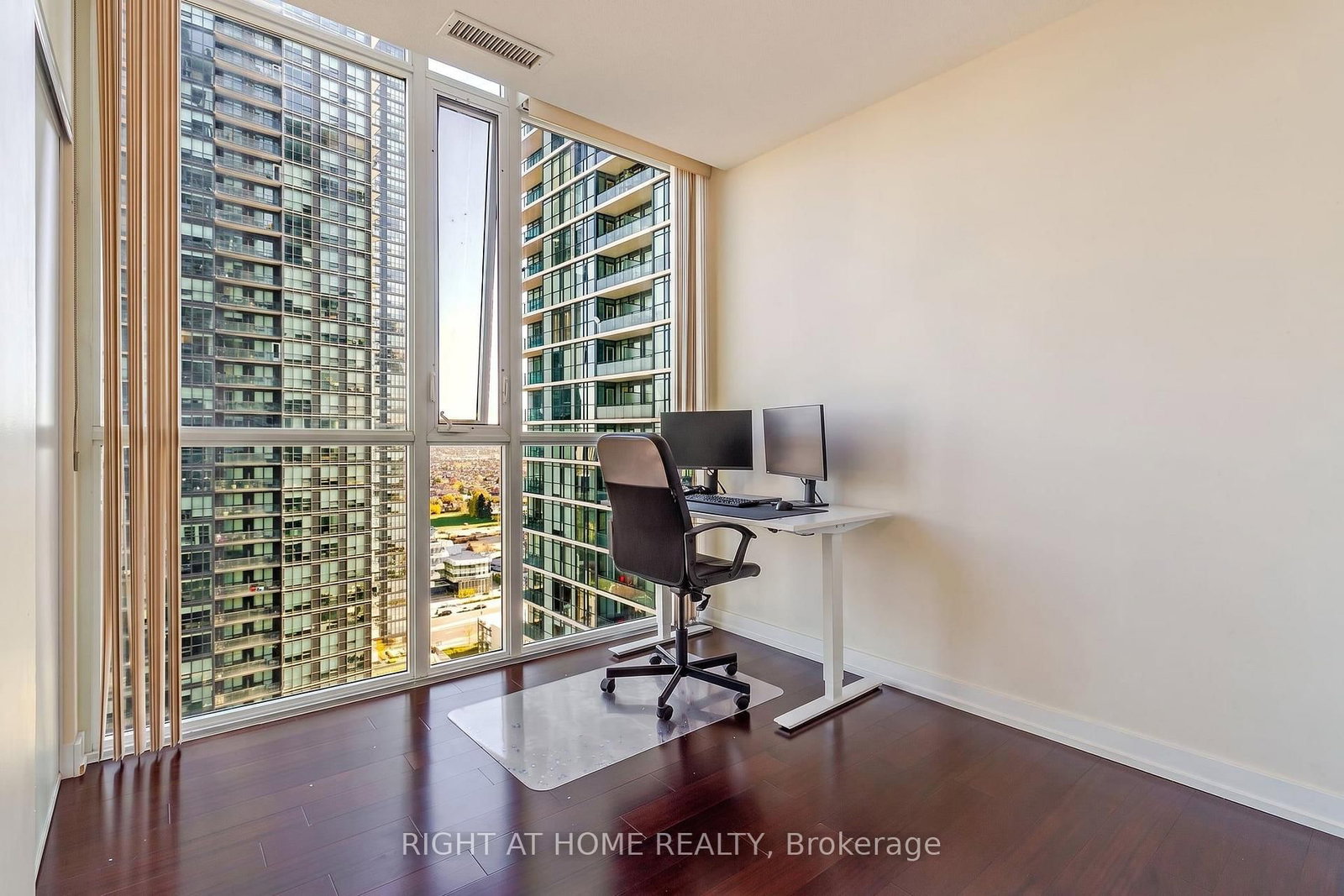 2102-4070 Confederation Pkwy, Mississauga, view 18
