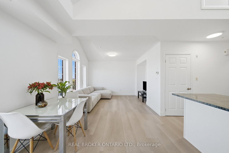 3026 Clayhill Rd photo 4