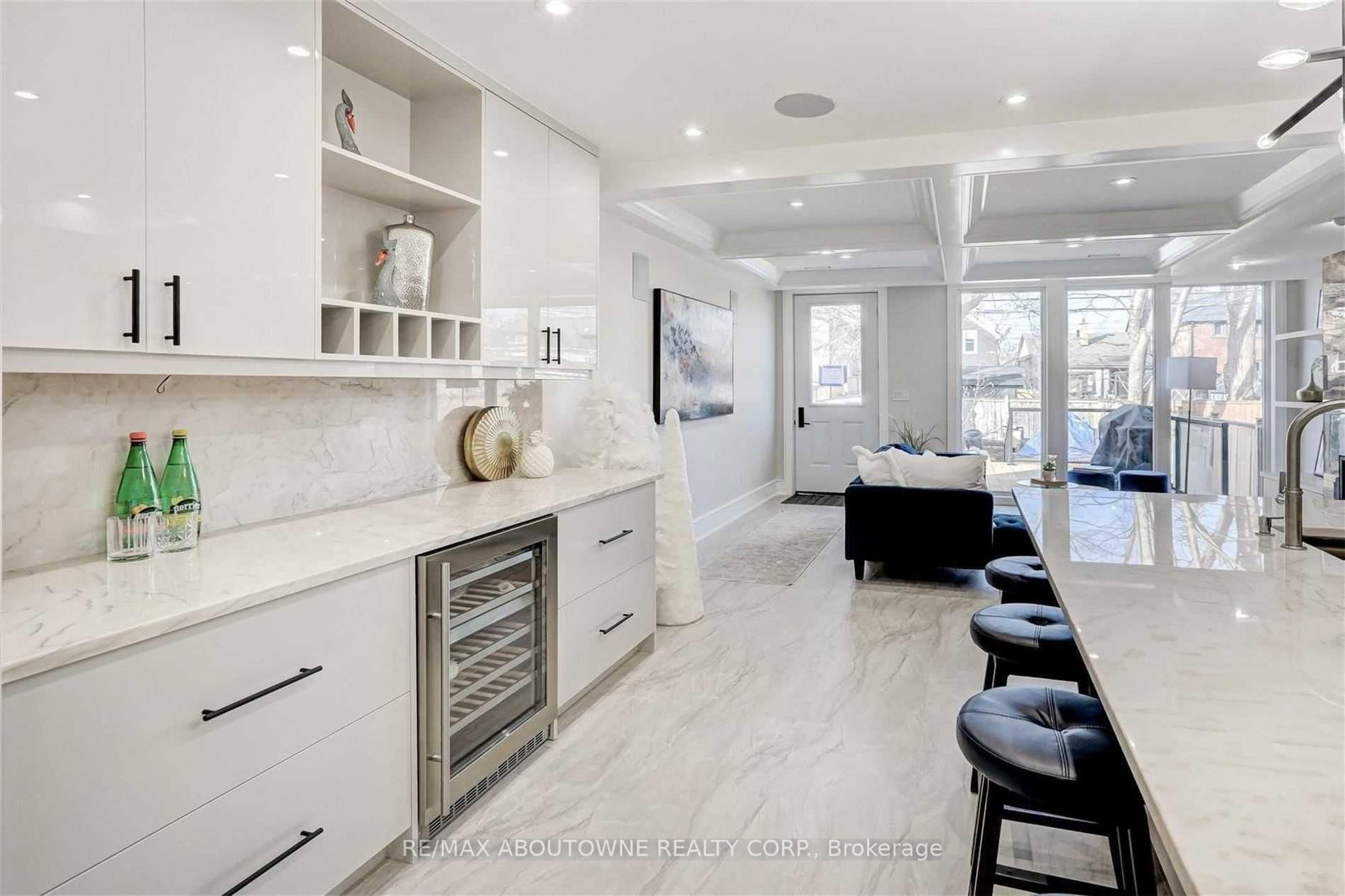94 Lake Crescent • Toronto, ON photo 13