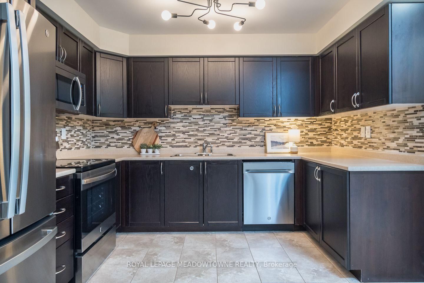 2563 Sixth Line • #15 • Oakville, ON photo 20