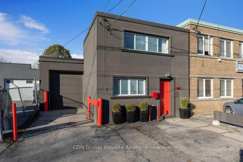 980 Roselawn Avenue, Briar Hill-Belgravia, Toronto, ON