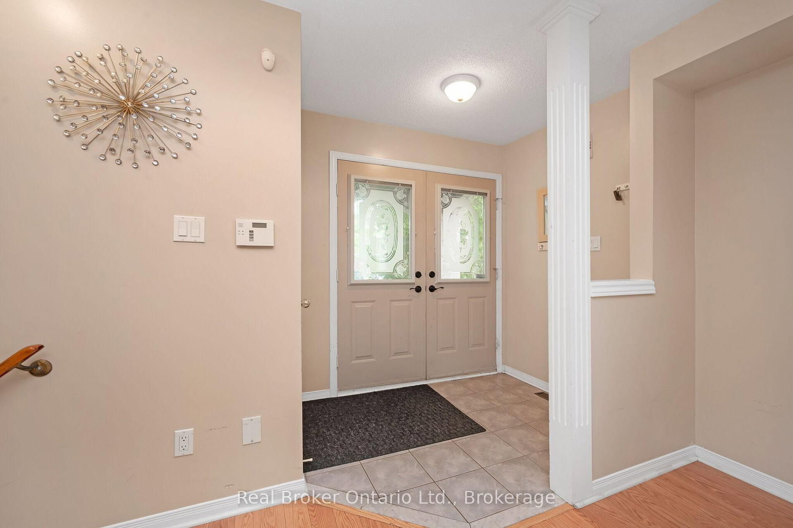 2189 Shorncliffe Boulevard • Oakville, ON photo 5