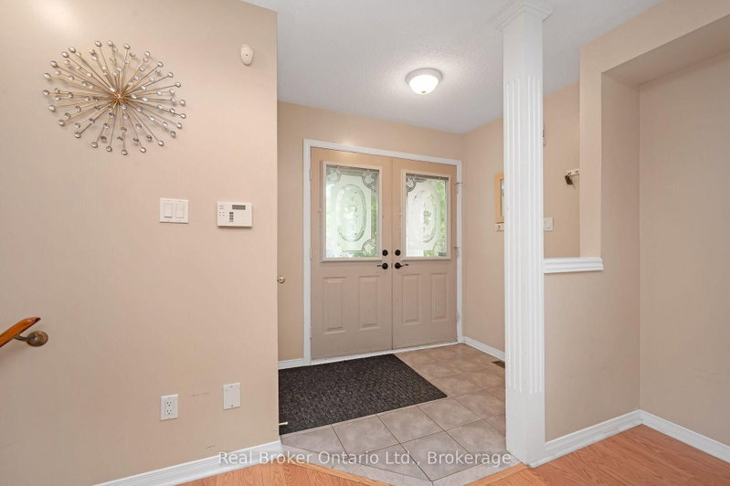 2189 Shorncliffe Blvd photo 5