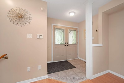 2189 Shorncliffe Boulevard • Oakville, ON photo 5