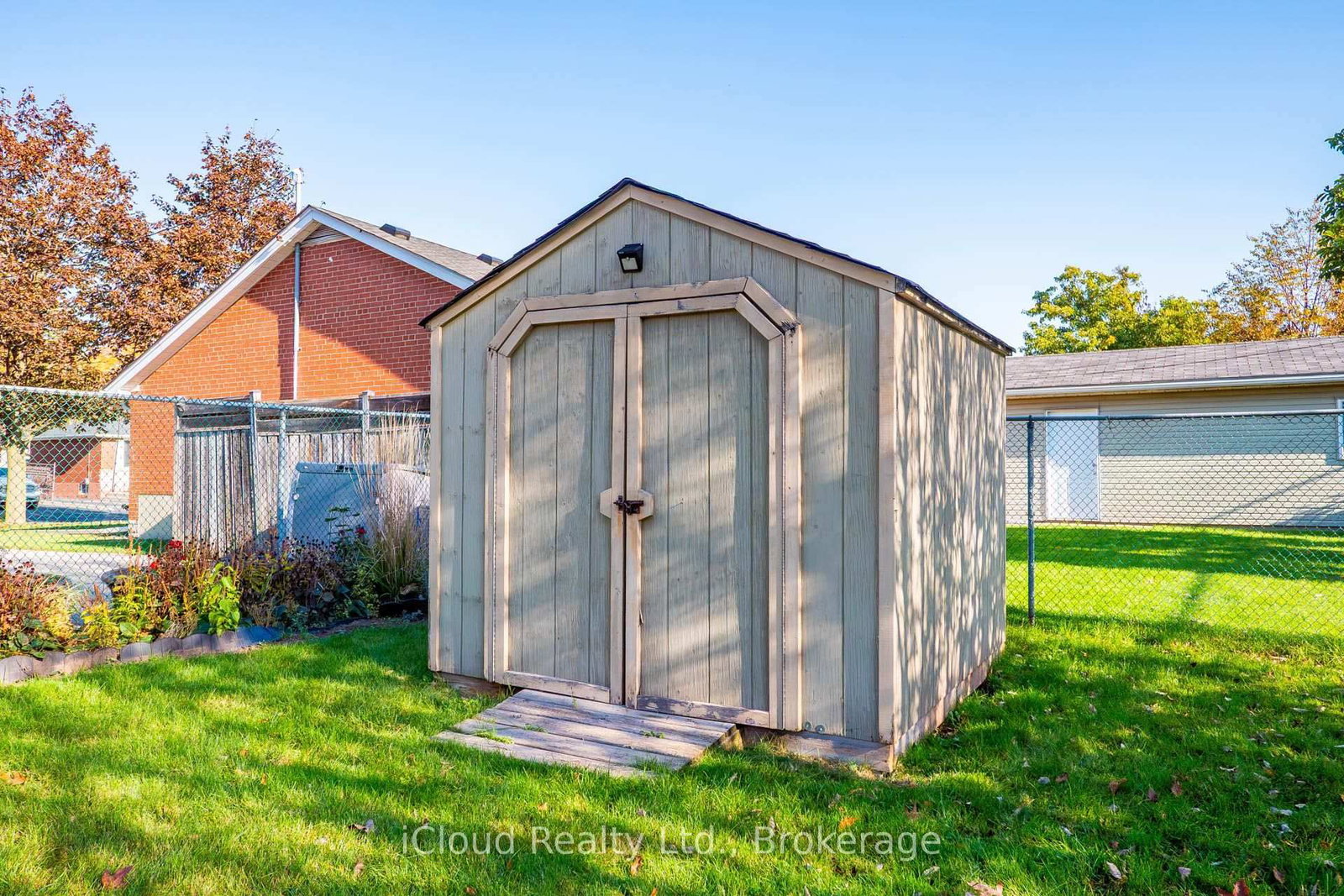 282 Kent Crescent • Burlington, ON photo 49