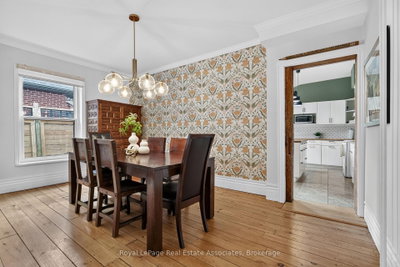 15 Charles Street • Halton Hills, ON photo 4