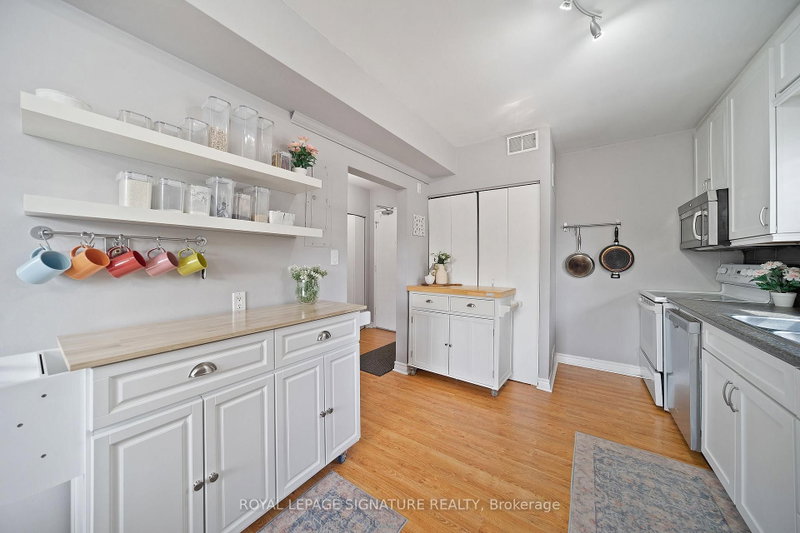 2027 Bluefields Dr photo 3