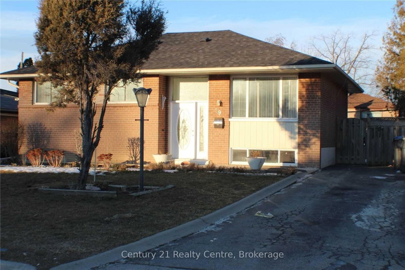 Upper Lvl - 19 Athlone Avenue