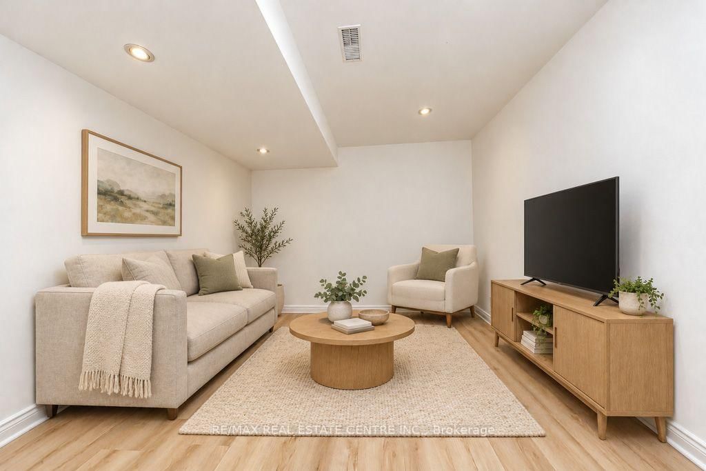 666 Madame St, Mississauga, view 7