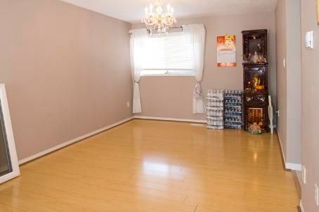 3310 Greenbelt Cres, Mississauga, L5N5X1 | Image 3