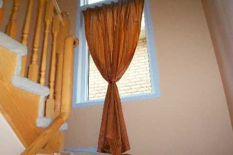 3040 Bentley Dr, Mississauga, L5M6W2 | Image 3