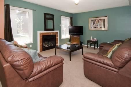 120 Crown Victoria Dr, Brampton, L7A3X9 | Image 2