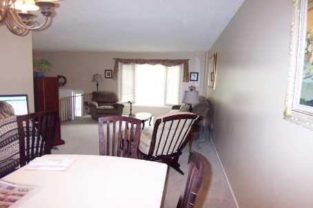 2349 Middlesmoor Cres, Burlington, L7P3X4 | Image 3