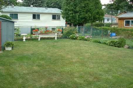 65 Newstead Cres, Brampton, L6V2A8 | Image 2