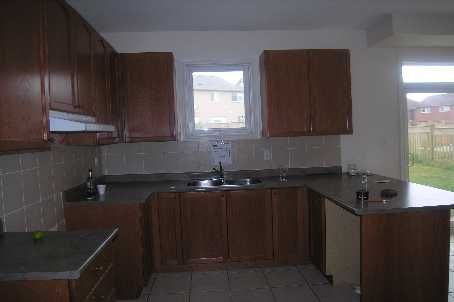 26 Mario St, Brampton, L6P1N1 | Image 3