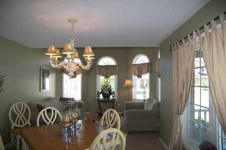 855 Luxton Dr, Milton, L9T643 | Image 2