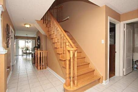 26 Country Stroll Cres, Caledon, L7E2H3 | Image 2