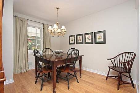 457 Selsey Dr, Mississauga, L5A1B7 | Image 3