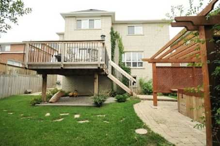 16 Curry Cres, Halton Hills, L7G5S9 | Image 2