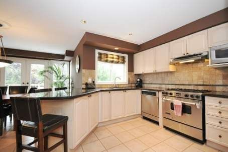 16 Curry Cres, Halton Hills, L7G5S9 | Image 3