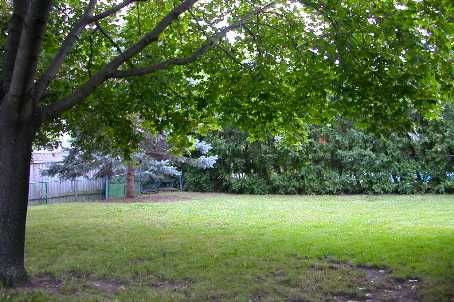 2590 Bromsgrove Rd, Mississauga, L5J1M2 | Image 2