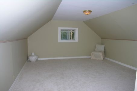 1038 Edgeleigh Ave, Mississauga, L5E2G1 | Image 2