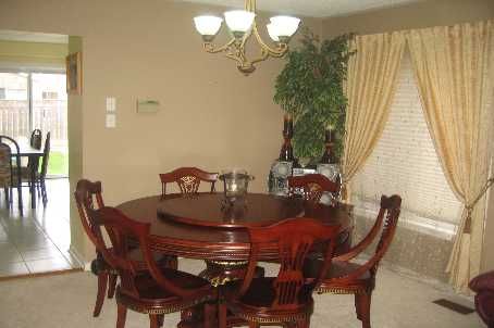 49 Larkspur Rd, Brampton, L6R1W8 | Image 3