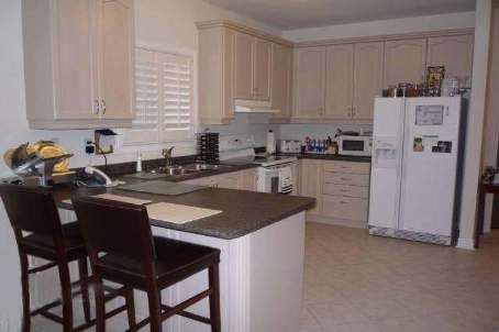 5 Castlegate Blvd, Brampton, L6P2L4 | Image 3