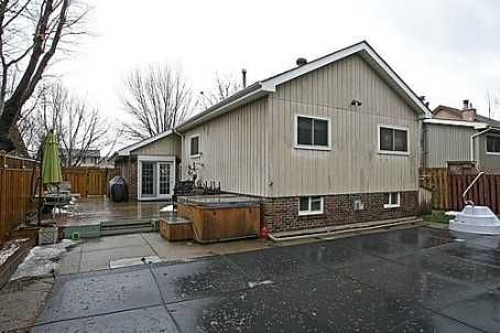 34 Lorraine Cres, Brampton, L6S2R7 | Image 2