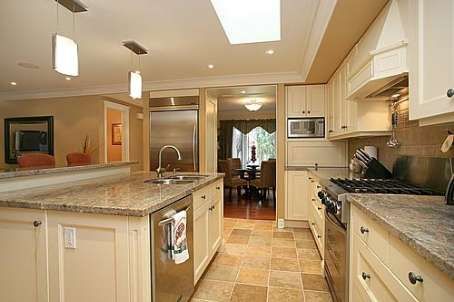 34 Lorraine Cres, Brampton, L6S2R7 | Image 3