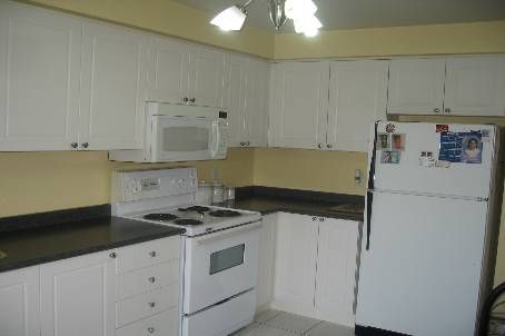 49 Larkspur Rd, Brampton, L9R1W8 | Image 3