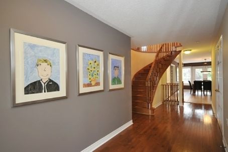 16 Curry Cres, Halton Hills, L7G5S9 | Image 3