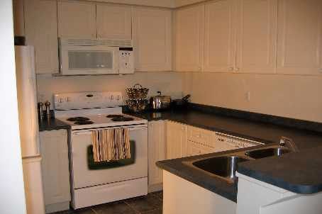 3376 Angel Pass Dr, Mississauga, L5M7K9 | Image 3