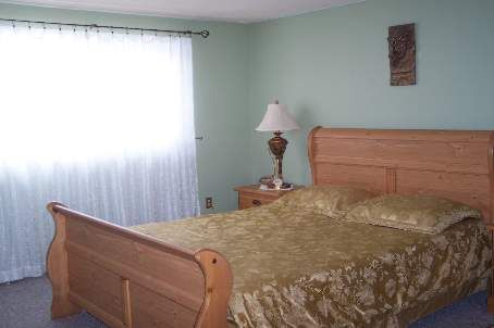 116 - 1538 Lancaster Dr, Oakville, L6H2Z3 | Image 2