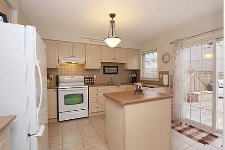 30 Orangegrove Dr, Brampton, L7A3N4 | Image 2
