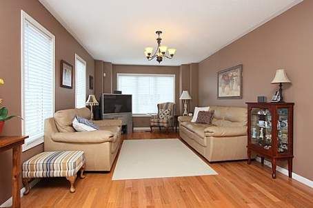 30 Orangegrove Dr, Brampton, L7A3N4 | Image 3