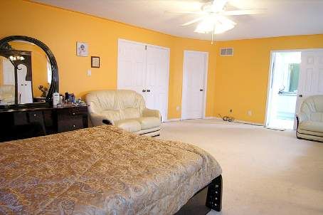 86 Valonia Dr, Brampton, L6V 4K | Image 2