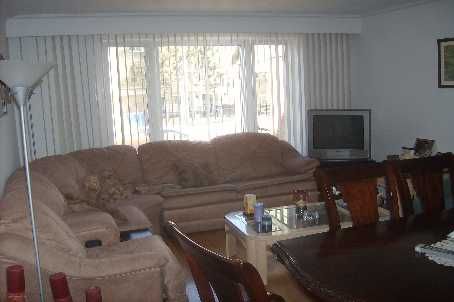 19 Buttonwood Ave, Toronto, M6M2H9 | Image 3