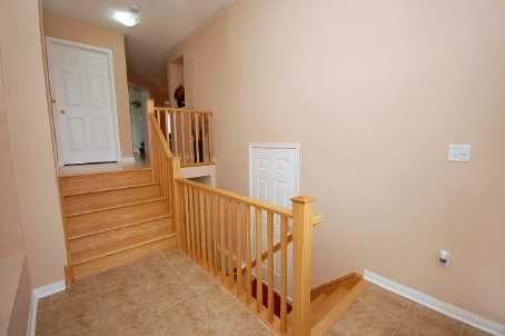 194 Fandango Dr, Brampton, L6X0L2 | Image 2