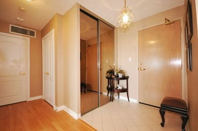 Unit 204 — 3 Dayspring Circ, Brampton - Goreway Drive Corridor image-0-1