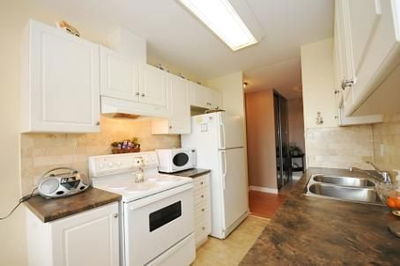 Unit 204 — 3 Dayspring Circ, Brampton - Goreway Drive Corridor image-0-4