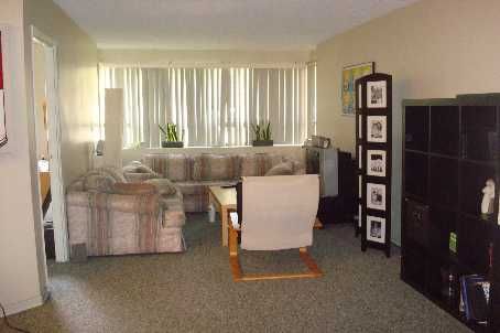 102 - 1275 Cornerbrook Pl, Mississauga, L5C3J3 | Image 3